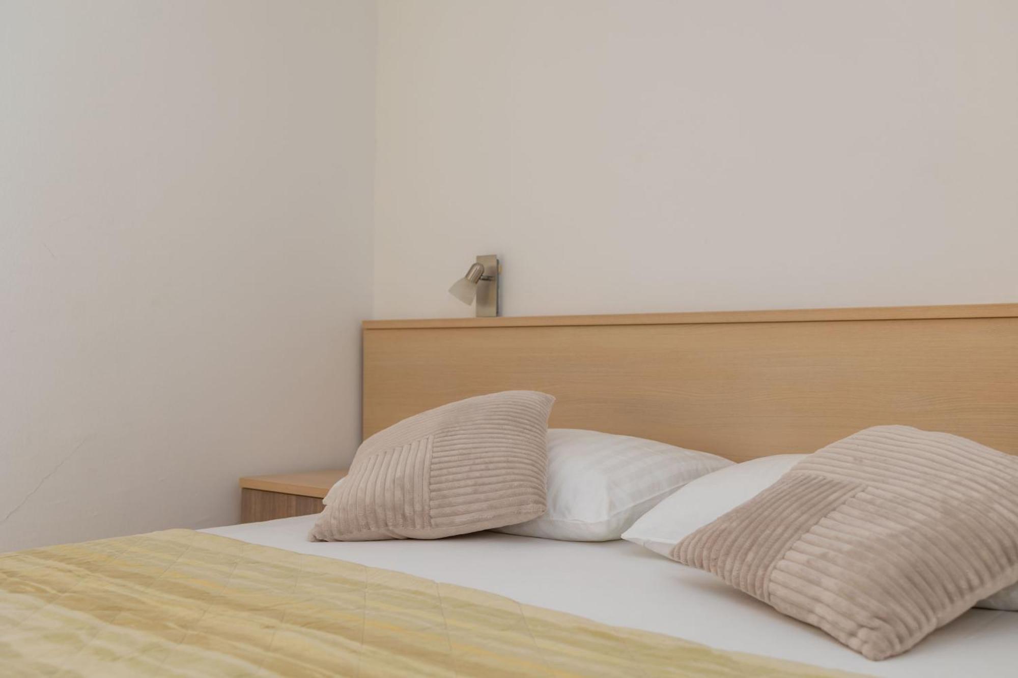 Premium Apartments - Lavica Beach Podstrana Luaran gambar