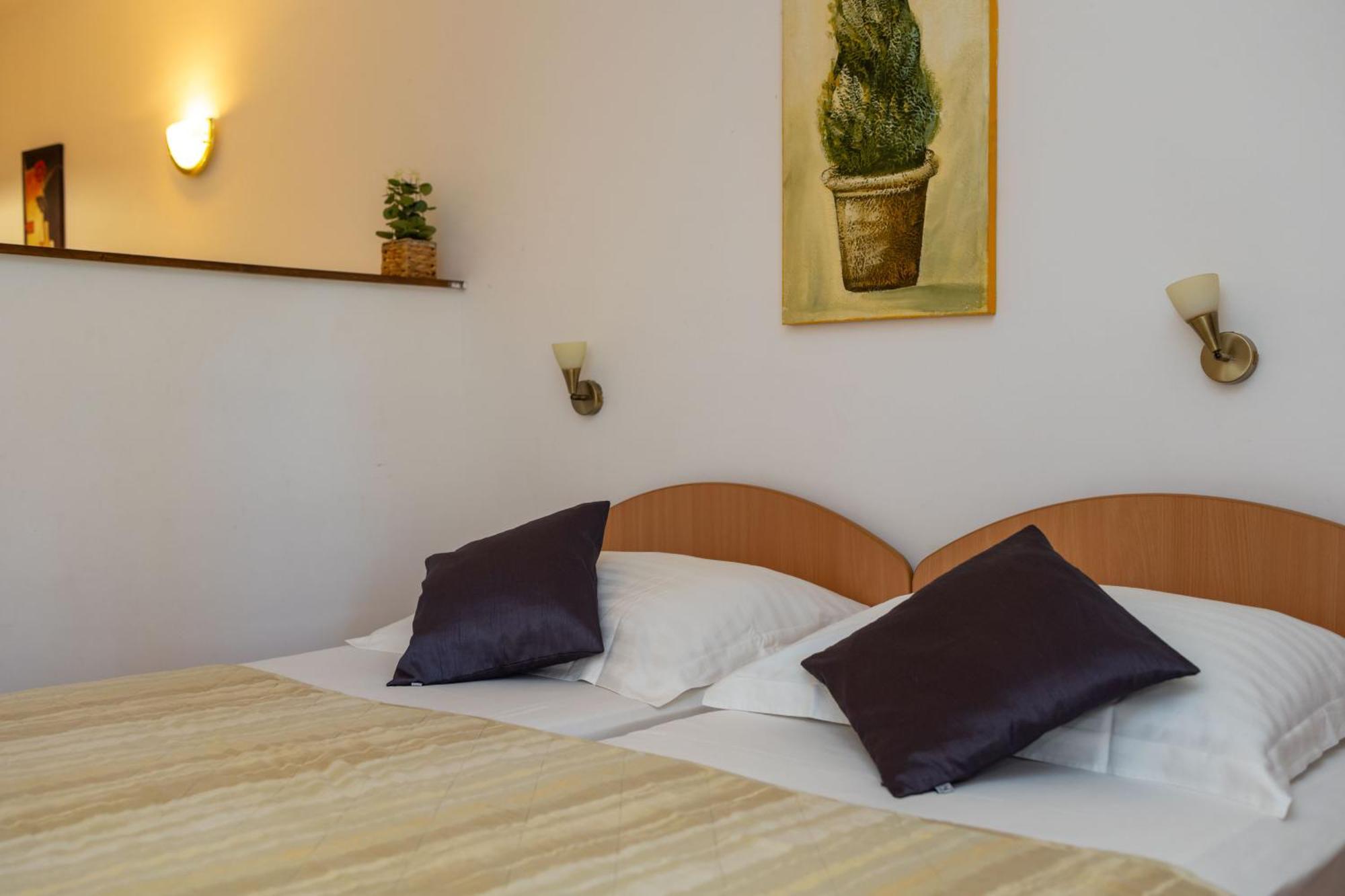 Premium Apartments - Lavica Beach Podstrana Luaran gambar