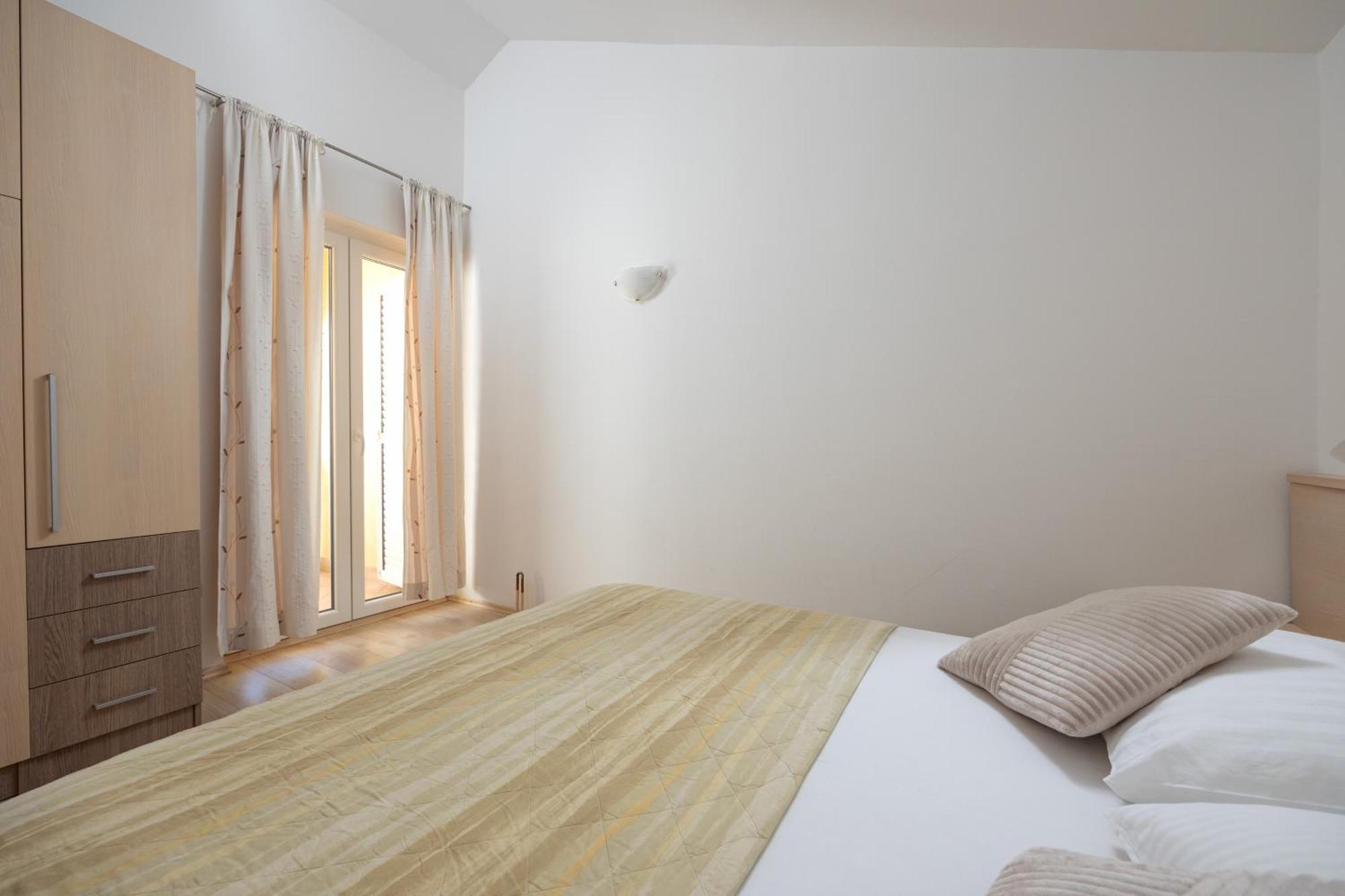 Premium Apartments - Lavica Beach Podstrana Luaran gambar